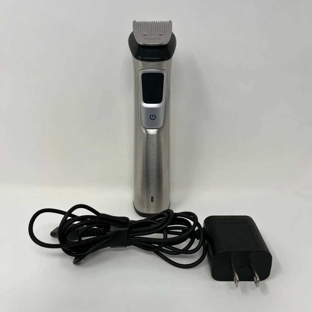 Philips Norelco Multigroom 9000 MG7796 Trimmer Body and Charger TESTED